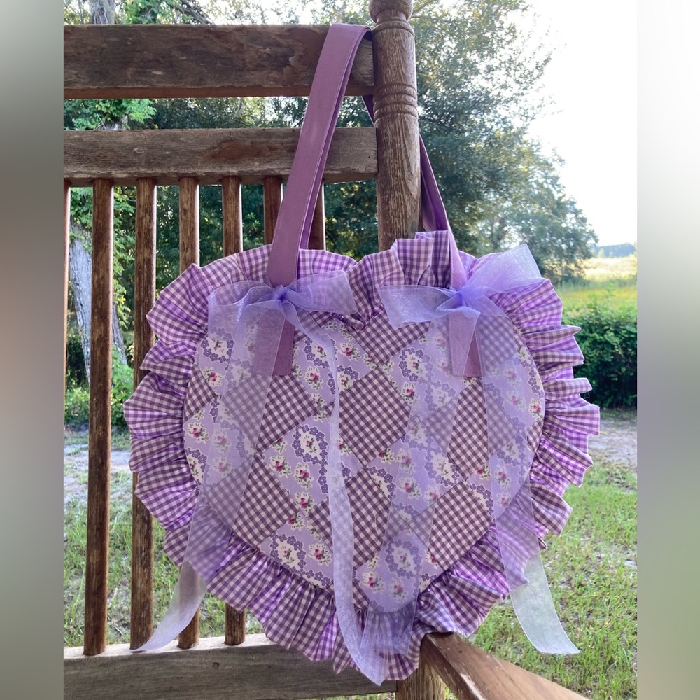 Cute heart shaped bag 
Oversize heart tote bag 
Quilted bag handmade